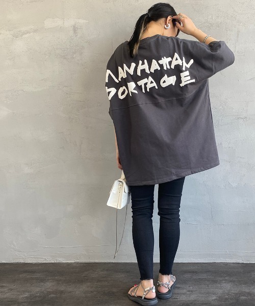 Manhattan Portage（マンハッタンポーテージ）の「[MANHATTAN PORTAGE/マンハッタンポーテージ] 別注 バックプリントTシャツ（Tシャツ/カットソー・レディース・アイボリー/グレー/ラベンダー・XL/L/S/M）」の13枚目の写真