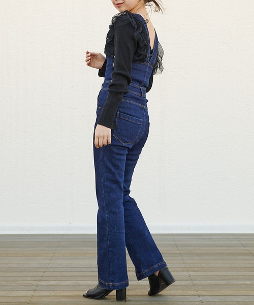 Chico（チコ）の「ストレッチデニムサロペット（サロペット/オーバーオール・レディース・ネイビー/ブルー・SMALL/MEDIUM）」の9枚目の写真