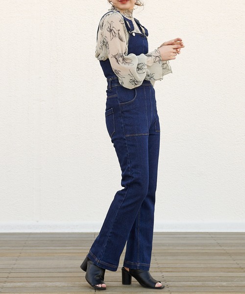 Chico（チコ）の「ストレッチデニムサロペット（サロペット/オーバーオール・レディース・ネイビー/ブルー・SMALL/MEDIUM）」の10枚目の写真