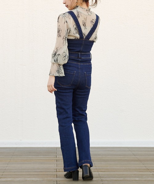 Chico（チコ）の「ストレッチデニムサロペット（サロペット/オーバーオール・レディース・ネイビー/ブルー・SMALL/MEDIUM）」の12枚目の写真