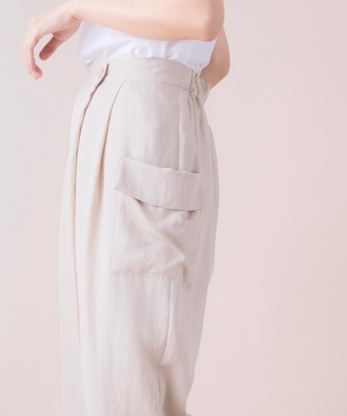 La SRIC(ラスリック)の「La SRIC / アシンメトリータックパンツ 【セットアップ可】(その他パンツ・レディース・ブルー系その他/ベージュ・38)」の4枚目の写真