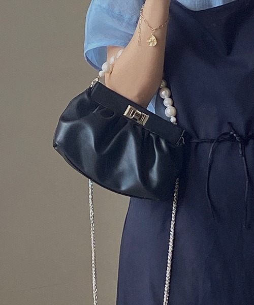 yuue' ( wear )（ユーイ）の「2way パールチェーンショルダーハンドバッグ（ハンドバッグ・レディース・ホワイト/ブラック・FREE）」の2枚目の写真