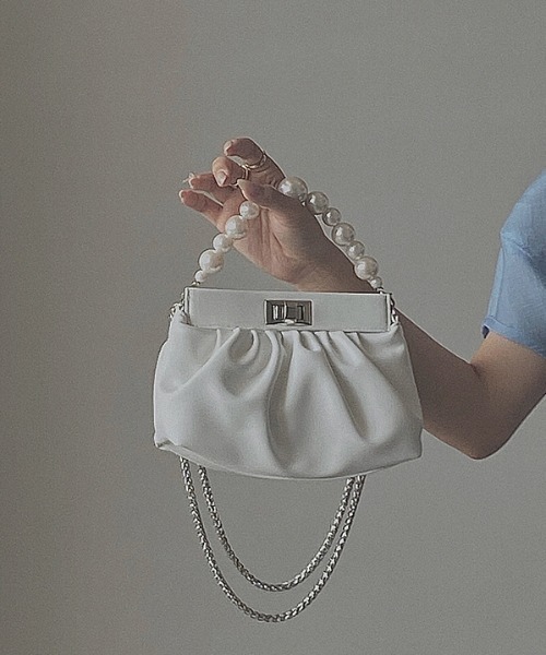 yuue' ( wear )（ユーイ）の「2way パールチェーンショルダーハンドバッグ（ハンドバッグ・レディース・ホワイト/ブラック・FREE）」の22枚目の写真