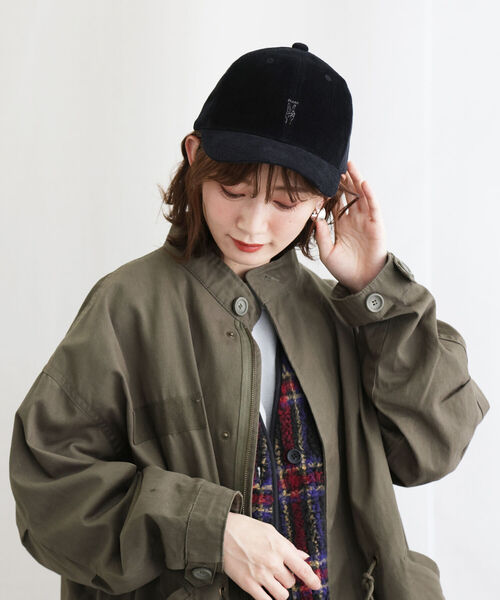 BEAMS HEART(ビームスハート)の「BEAMS HEART / コーデュロイ ハンドサインキャップ(キャップ・レディース・ブラック/オフホワイト/ブルー/ブラウン系その他4・FREE)」の3枚目の写真