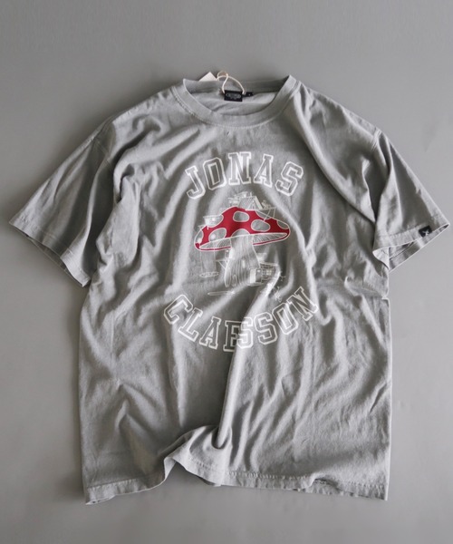 MANASTASH（マナスタッシュ）の「MANASTASH×JONAS CLAESSON/マナスタッシュ×ジョナスクレアッソン MROOM DING REP Tシャツ（Tシャツ/カットソー・メンズ・グレー・MEDIUM/LARGE/X-LARGE）」の5枚目の写真