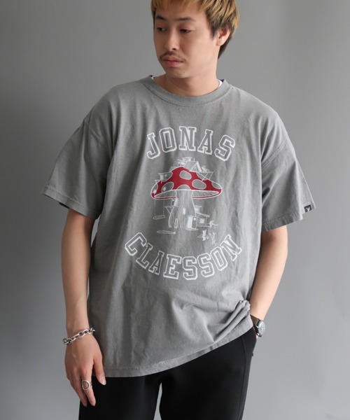 MANASTASH（マナスタッシュ）の「MANASTASH×JONAS CLAESSON/マナスタッシュ×ジョナスクレアッソン MROOM DING REP Tシャツ（Tシャツ/カットソー・メンズ・グレー・MEDIUM/LARGE/X-LARGE）」の6枚目の写真
