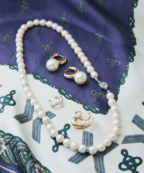 MADEMOISELLE ROPE'（マドモアゼル ロペ）の「ダブルレイヤーパールイヤーカフ（イヤリング・レディース・ゴールド・FREE）」の6枚目の写真