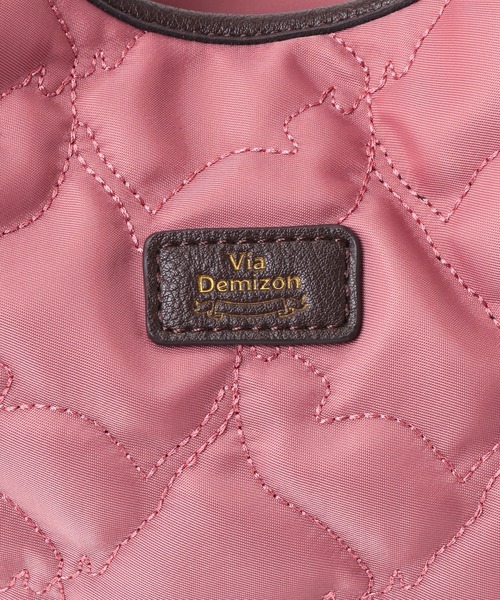 Via Demizon（ビアデミゾン）の「ネコ柄のキルティング２WAYトートバッグ（トートバッグ・レディース・ブラック/ピンク/ダークベージュ/ネイビー・フリー）」の12枚目の写真