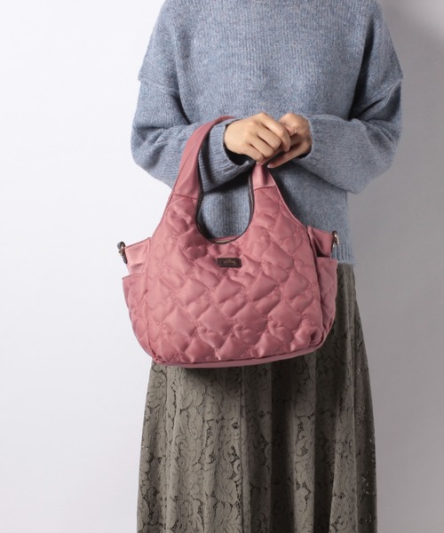 Via Demizon（ビアデミゾン）の「ネコ柄のキルティング２WAYトートバッグ（トートバッグ・レディース・ブラック/ピンク/ダークベージュ/ネイビー・フリー）」の7枚目の写真