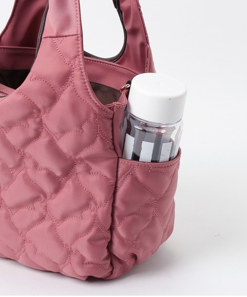 Via Demizon（ビアデミゾン）の「ネコ柄のキルティング２WAYトートバッグ（トートバッグ・レディース・ブラック/ピンク/ダークベージュ/ネイビー・フリー）」の9枚目の写真