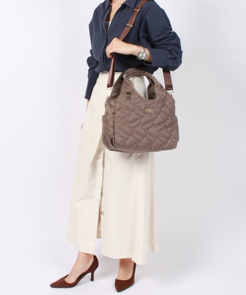 Via Demizon（ビアデミゾン）の「ネコ柄のキルティング２WAYトートバッグ（トートバッグ・レディース・ブラック/ピンク/ダークベージュ/ネイビー・フリー）」の10枚目の写真