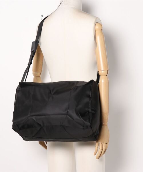 Anuenue（アヌエヌエ）の「大容量 ショルダーバッグ（ショルダーバッグ・レディース・ネイビー/ブラック/グレー・FREE）」の7枚目の写真