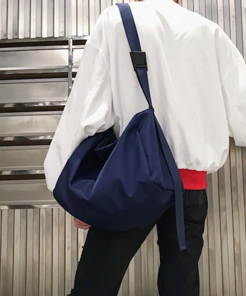 Anuenue（アヌエヌエ）の「大容量 ショルダーバッグ（ショルダーバッグ・レディース・ネイビー/ブラック/グレー・FREE）」の3枚目の写真