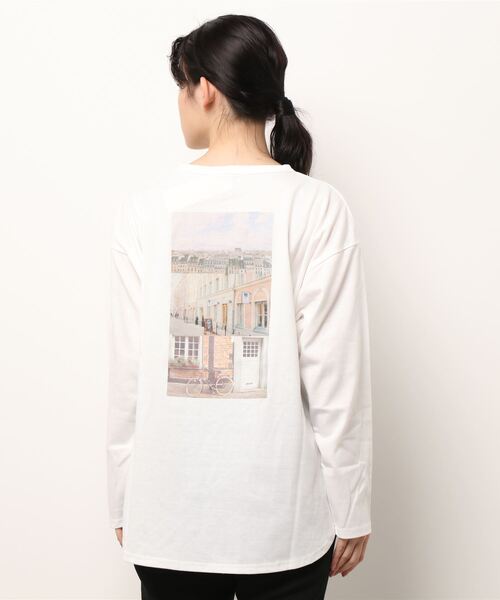 ehka sopo（エヘカソポ）の「フォトプリントビッグTシャツ（Tシャツ/カットソー・レディース・オフホワイト/ラベンダー/キナリ・ﾌﾘ-）」の6枚目の写真