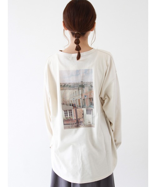 ehka sopo（エヘカソポ）の「フォトプリントビッグTシャツ（Tシャツ/カットソー・レディース・オフホワイト/ラベンダー/キナリ・ﾌﾘ-）」の2枚目の写真