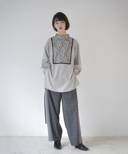 La SRIC(ラスリック)の「La SRIC / カットJQハイネックBL(シャツ/ブラウス・レディース・ベージュ/グレー/ブラック・38)」の22枚目の写真