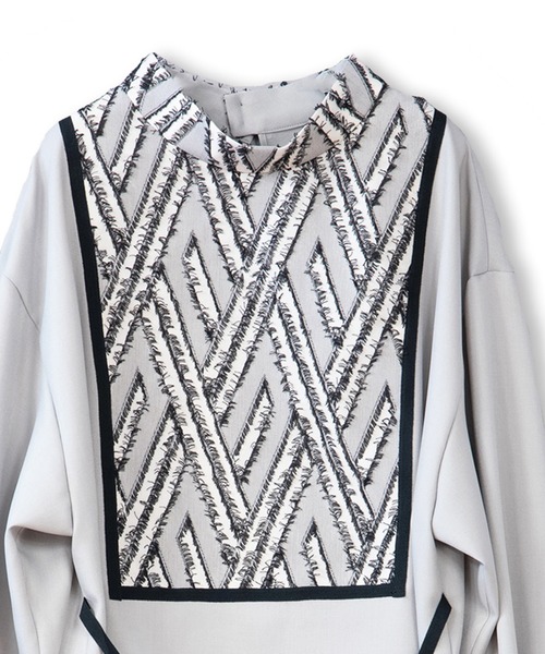 La SRIC(ラスリック)の「La SRIC / カットJQハイネックBL(シャツ/ブラウス・レディース・ベージュ/グレー/ブラック・38)」の10枚目の写真