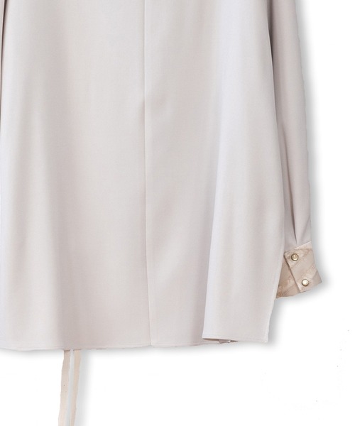 La SRIC(ラスリック)の「La SRIC / カットJQハイネックBL(シャツ/ブラウス・レディース・ベージュ/グレー/ブラック・38)」の12枚目の写真