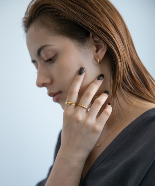 PAS TIERRA(パティエラ)の「ミルマットフープピアス(ピアス(両耳用)・レディース・イエローゴールド・FREE)」の2枚目の写真