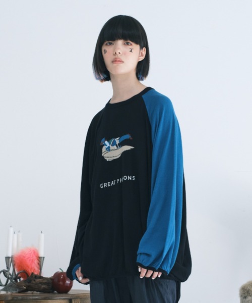 BEDSIDEDRAMA(ベットサイドドラマ)の「bedsidedrama/ベッドサイドドラマ/GREAT FICTION Swater(Tシャツ/カットソー・レディース・グレー/ブラック・1)」の2枚目の写真
