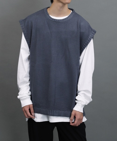 air tokyo sellection（エアートウキョウセレクション）の「【ユニセックスで着用可能】アクリル バルキー ニットベスト（ベスト・メンズ・チャコールグレー/オフホワイト/サックスブルー・MEDIUM/LARGE/X-LARGE）」の12枚目の写真