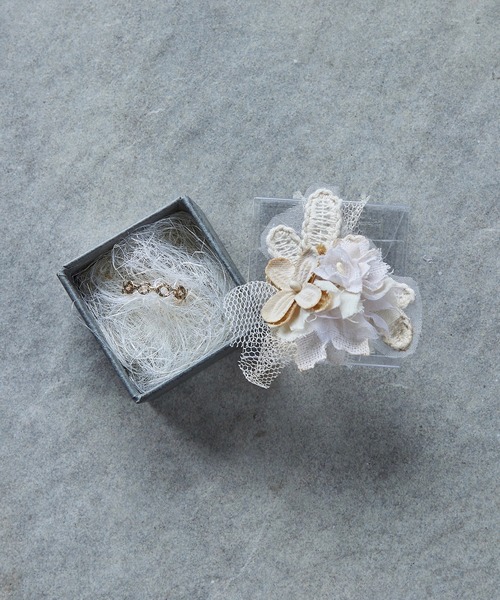 m.soeur（エムスール）の「布花とレースのギフトボックス（小）（ラッピングキット・レディース・ベージュ・FREE）」の3枚目の写真