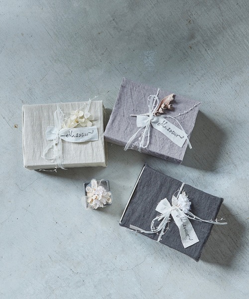 m.soeur（エムスール）の「布花とレースのギフトボックス（小）（ラッピングキット・レディース・ベージュ・FREE）」の2枚目の写真