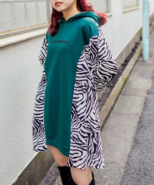 RASVOA（ラスボア）の「ゼブラ切替パーカーワンピース（ワンピース・レディース・ブラック/グリーン・FREE）」の22枚目の写真