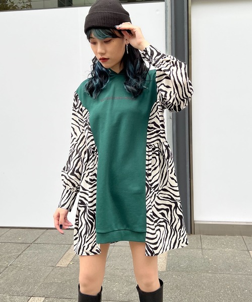 RASVOA（ラスボア）の「ゼブラ切替パーカーワンピース（ワンピース・レディース・ブラック/グリーン・FREE）」の12枚目の写真