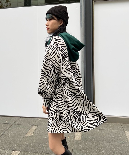 RASVOA（ラスボア）の「ゼブラ切替パーカーワンピース（ワンピース・レディース・ブラック/グリーン・FREE）」の15枚目の写真