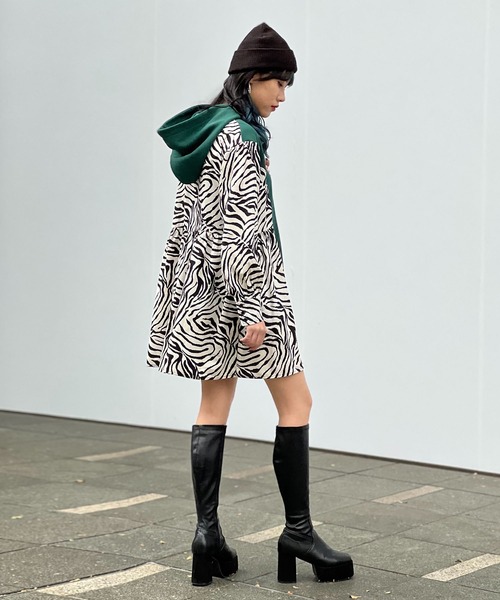 RASVOA（ラスボア）の「ゼブラ切替パーカーワンピース（ワンピース・レディース・ブラック/グリーン・FREE）」の19枚目の写真
