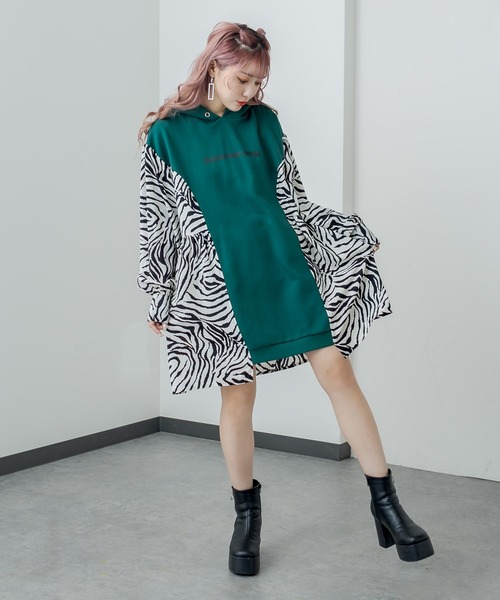 RASVOA（ラスボア）の「ゼブラ切替パーカーワンピース（ワンピース・レディース・ブラック/グリーン・FREE）」の8枚目の写真