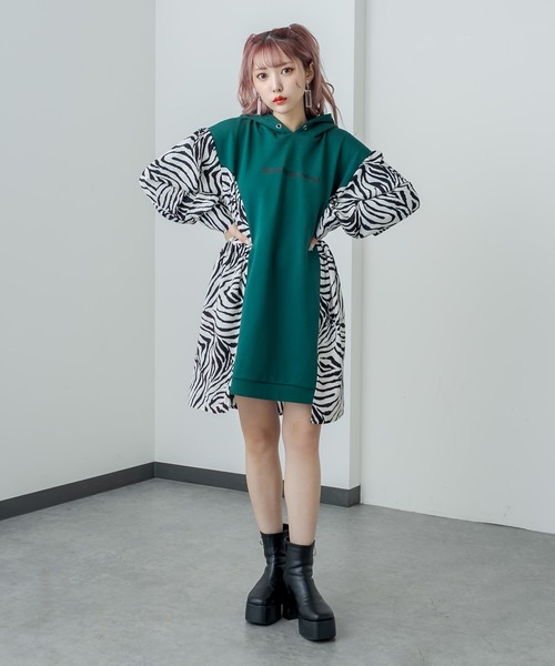 RASVOA（ラスボア）の「ゼブラ切替パーカーワンピース（ワンピース・レディース・ブラック/グリーン・FREE）」の6枚目の写真