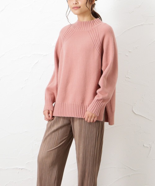 NAVY(ネイビー)の「ハイネック ニット もっちりプルオーバー(ニット/セーター・レディース・ベージュ/ピンク/グリーン/アイボリー・フリー)」の9枚目の写真