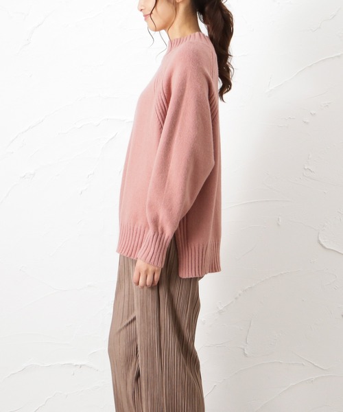 NAVY(ネイビー)の「ハイネック ニット もっちりプルオーバー(ニット/セーター・レディース・ベージュ/ピンク/グリーン/アイボリー・フリー)」の7枚目の写真