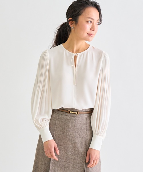 ANAYI(アナイ)の「バックサテンプリーツスリーブブラウス(シャツ/ブラウス・レディース・ホワイト/ブラック・38/36)」の14枚目の写真