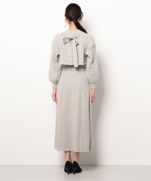 ANDGEEBEE（アンジービー）の「ニットワンピセット（ワンピース・レディース・ベージュ/ブラウン・MEDIUM）」の3枚目の写真
