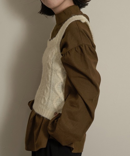 lawgy(ラウジー)の「stand neck sleeve gather blouse(シャツ/ブラウス・レディース・ブラック/カーキブラウン/ホワイト系・FREE)」の17枚目の写真