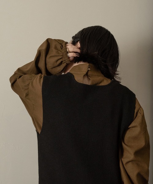 lawgy(ラウジー)の「stand neck sleeve gather blouse(シャツ/ブラウス・レディース・ブラック/カーキブラウン/ホワイト系・FREE)」の19枚目の写真