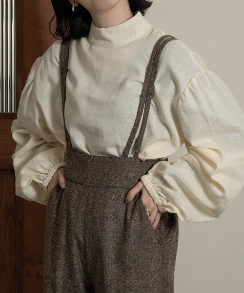 lawgy(ラウジー)の「stand neck sleeve gather blouse(シャツ/ブラウス・レディース・ブラック/カーキブラウン/ホワイト系・FREE)」の13枚目の写真