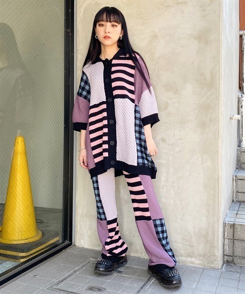 Candy Stripper(キャンディストリッパー)の「COVERED WITH PATTERNS KNIT カーディガン(カーディガン/ボレロ・レディース・パープル/ブラック/カーキ・2)」の4枚目の写真