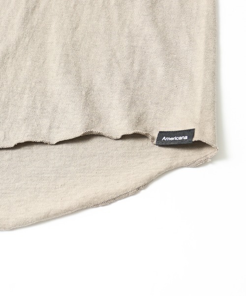 AMERICANA（アメリカーナ）の「[Americana×JEANS FACTORY/アメリカーナ×ジーンズファクトリー] 別注 7分袖ラグランスリーブ カレッジロゴプリントTシャツ（Tシャツ/カットソー・レディース・オフホワイト/スミクロ/グレイッシュベージュ・ONE SIZE）」の18枚目の写真
