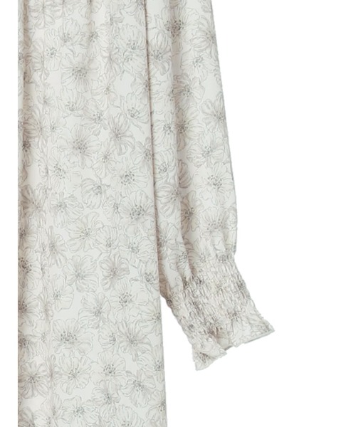 earth music&ecology(アースミュージックアンドエコロジー)の「シャーリングギャザーワンピース(フラワー)*(ワンピース・レディース・ベージュ/サックスブルー・FREE)」の10枚目の写真