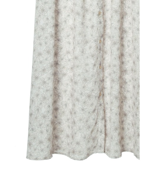 earth music&ecology(アースミュージックアンドエコロジー)の「シャーリングギャザーワンピース(フラワー)*(ワンピース・レディース・ベージュ/サックスブルー・FREE)」の15枚目の写真