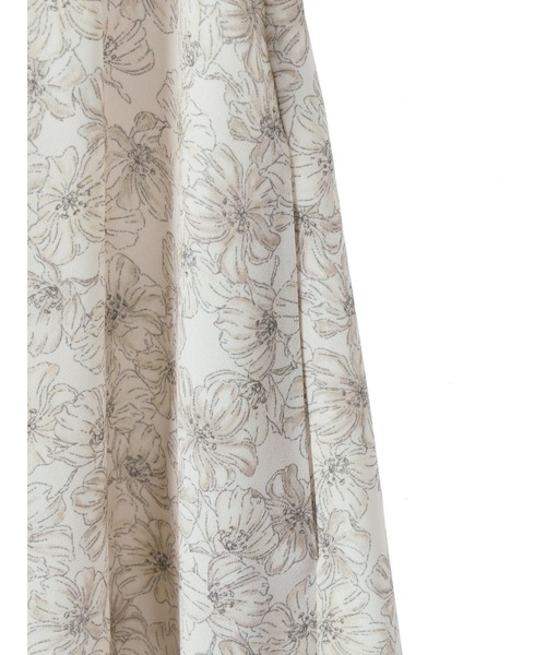 earth music&ecology(アースミュージックアンドエコロジー)の「シャーリングギャザーワンピース(フラワー)*(ワンピース・レディース・ベージュ/サックスブルー・FREE)」の5枚目の写真