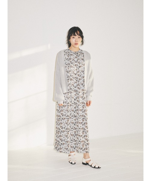 earth music&ecology(アースミュージックアンドエコロジー)の「シャーリングギャザーワンピース(フラワー)*(ワンピース・レディース・ベージュ/サックスブルー・FREE)」の16枚目の写真