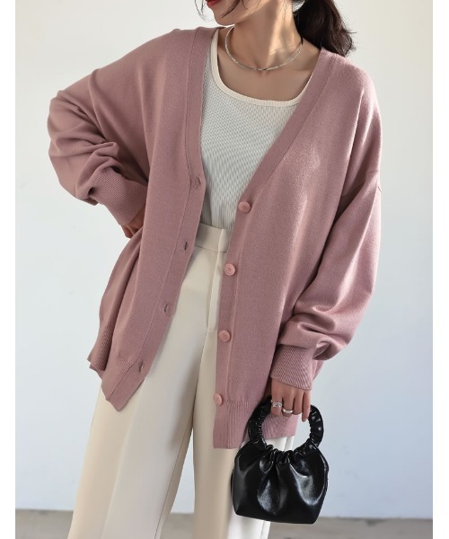 Re:EDIT（リエディ）の「Vネックオーバーサイズカラーニットカーディガン（カーディガン/ボレロ・レディース・ブラック/アイボリー/グレー/レッド/イエロー/グリーン/ホワイト/ピンク/ブルー/ベージュ/チャコールグレー/ホワイト×ブラック・MEDIUM/LARGE）」の11枚目の写真