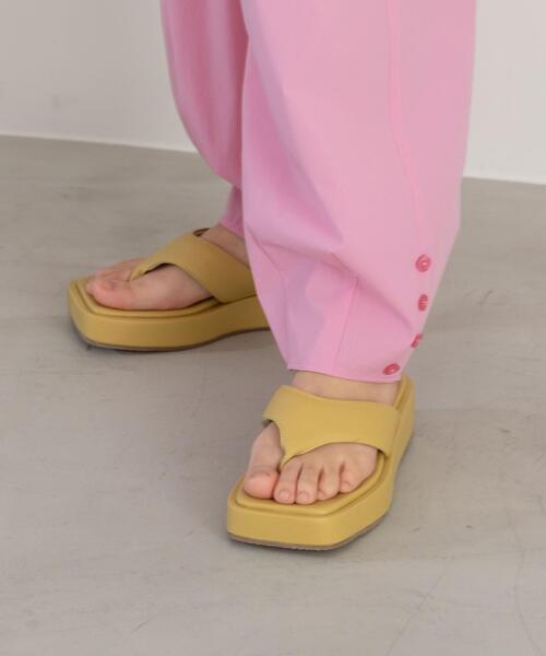 CITEN（シテン）の「＜CITEN（シテン）＞ボリュームソール ワイドトング サンダル（サンダル・レディース・ブラック/クリーム・L/M/S）」の21枚目の写真