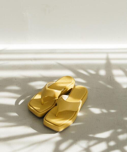 CITEN（シテン）の「＜CITEN（シテン）＞ボリュームソール ワイドトング サンダル（サンダル・レディース・ブラック/クリーム・L/M/S）」の18枚目の写真