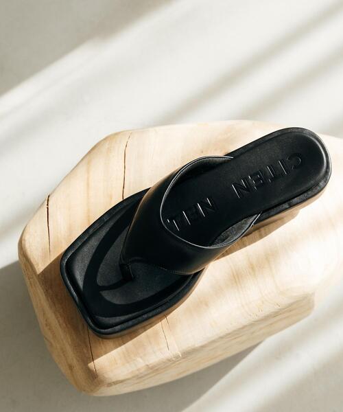 CITEN（シテン）の「＜CITEN（シテン）＞ボリュームソール ワイドトング サンダル（サンダル・レディース・ブラック/クリーム・L/M/S）」の19枚目の写真